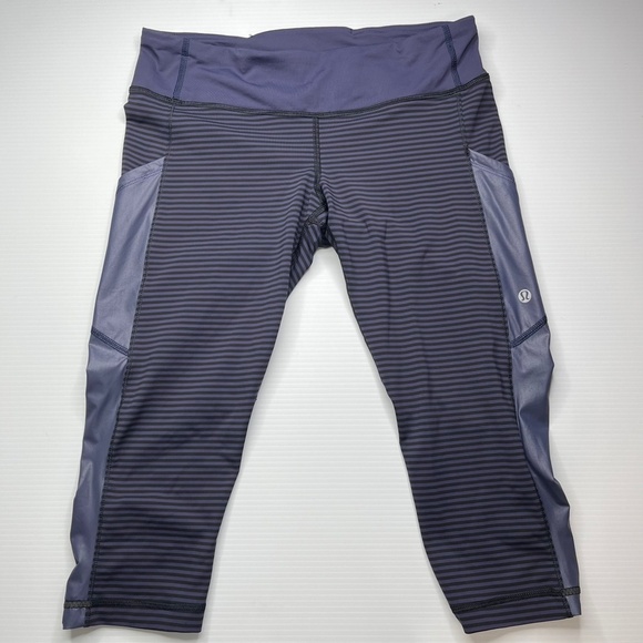 LULULEMON Capri Leggings Women’s Sz 8 Cut The Crop 1/8 Stripped Cadet Blue - Picture 1 of 6